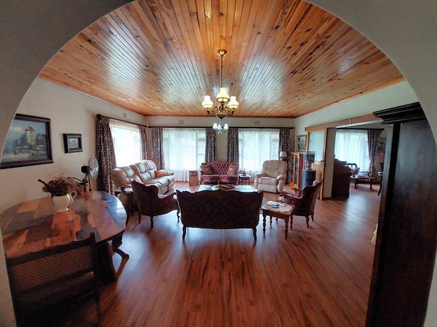 5 Bedroom Property for Sale in Oudtshoorn South Western Cape
